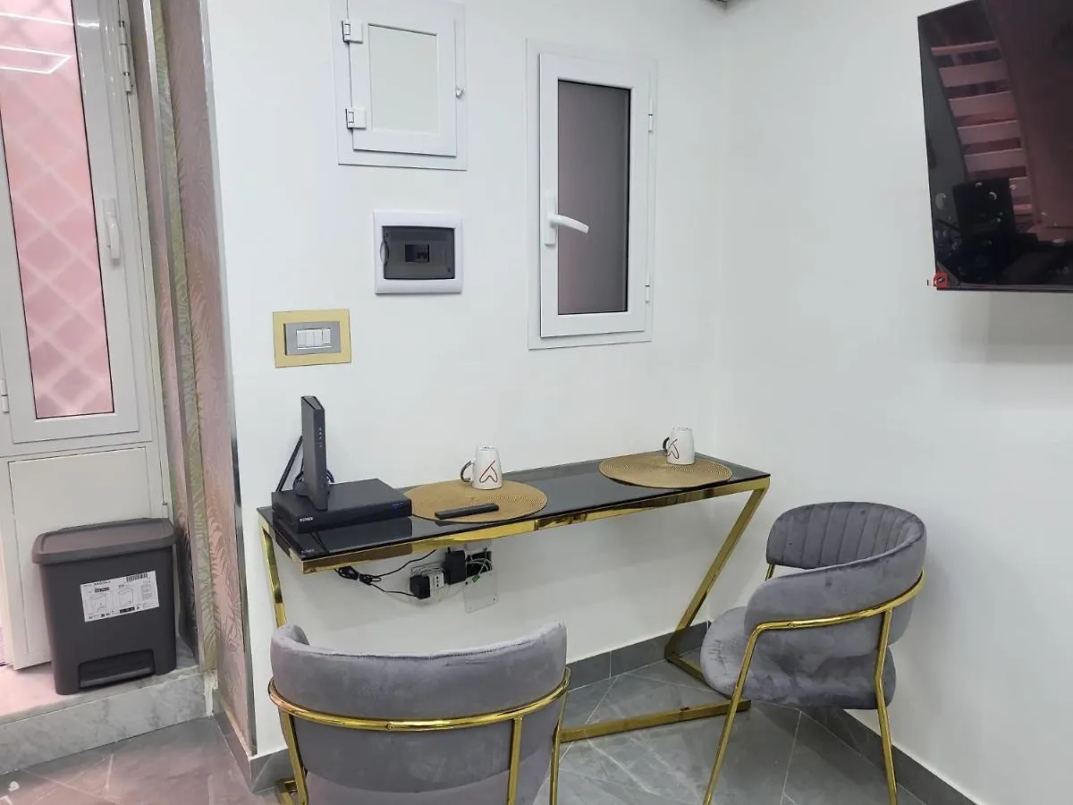 Apartment Ferienwohnung La Petite Maison Neapel Italien