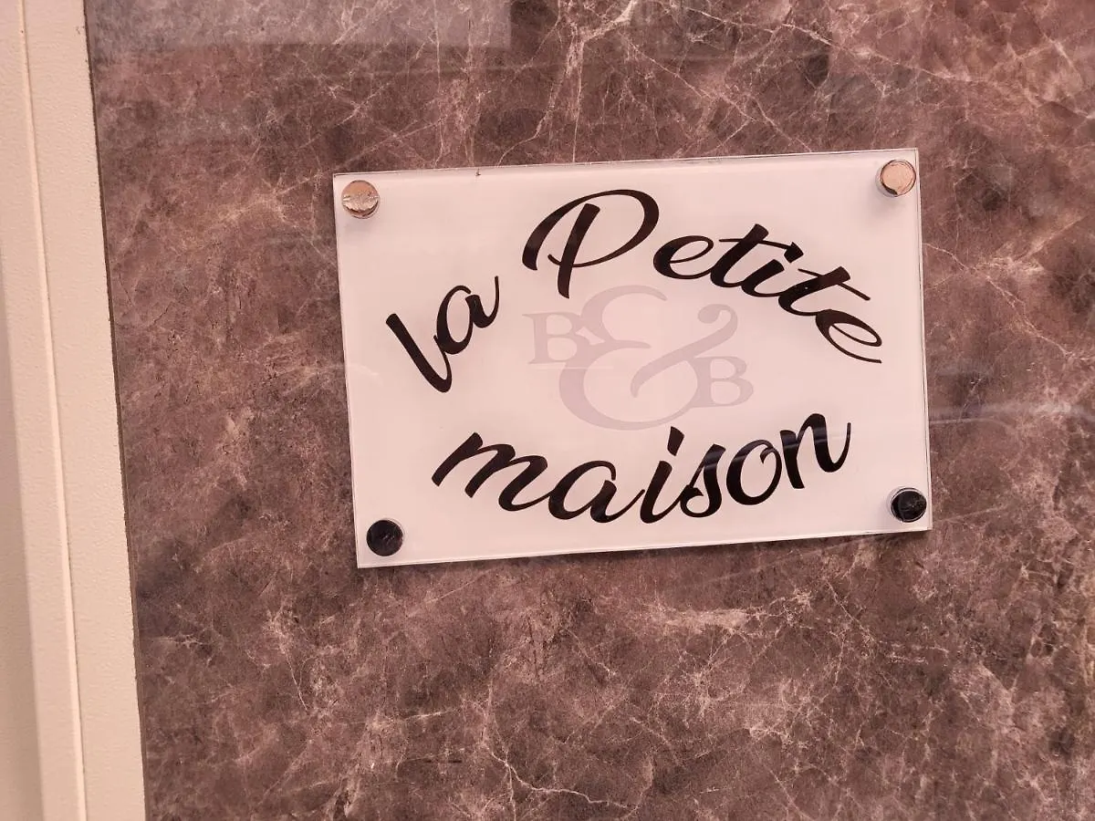Ferienwohnung La Petite Maison Neapel Italien